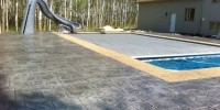 Castlestone, Smoke (1/2 Bag), Charcoal Release, Exposed Aggregate Border and Flat Face Cantilever